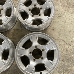 スズキ純正　16×5.5J +22 5H PCD139.7 5H ハブ110 ジムニー　16インチ　5穴　シルバー　の画像