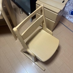 オカムラ製　学習机、椅子、サイドキャビネットの画像