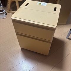 オカムラ製　学習机、椅子、サイドキャビネットの画像