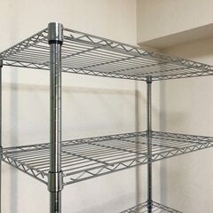 5段ワイヤーラック美品 スチールラック本体 脚部アジャスター付き 収納棚メタルラック 耐荷重約500㎏ システムラックの画像