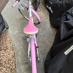 小学低学年向け女の子自転車（0円。オートライト）の画像