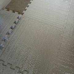 ジョイント式断熱マット45cm角　
　の画像