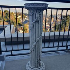 【無料】石柱風オブジェ・プラスティック製の画像
