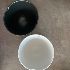 ✨新品 未使用品✨足つきフリーボール　白黒2個セット　どんぶり　植木鉢の画像