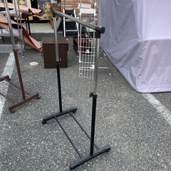 ハンガーラック 物干しラック 1つ500円の画像
