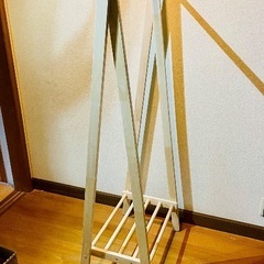 コートラック　衣紋かけ　荷物置き　ニトリ　ナチュラル色　木製の画像