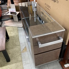 キャスター付きガラスディスプレイキャビネットの画像