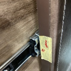 キャスター付きガラスディスプレイキャビネットの画像