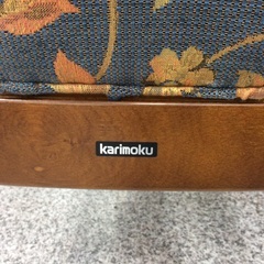 【カリモクのコロニアルシリーズ】ダイニングチェア カリモク　コロニアル チェア　椅子　イス　布製　花柄：ブラウンの画像