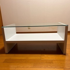 ガラステーブルの画像