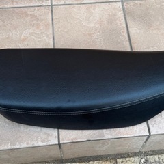 ホンダ  カブ？ CT？ 車種不明 シートとマフラーの画像