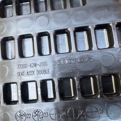 ホンダ  カブ？ CT？ 車種不明 シートとマフラーの画像