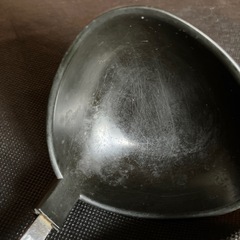 おたま　プラスチック　黒　長さ　約30㎝　※使用感大 　何かの道具にの画像