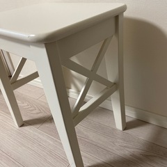 IKEA スツール 椅子 INGOLF ホワイトの画像