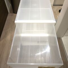 無印良品プラスチック衣装ケース2つの画像