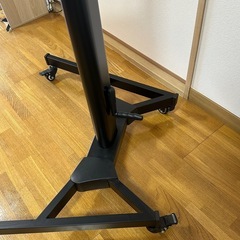 65型対応 テレビスタンドの画像