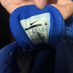 NIKE スポーツシューズの画像