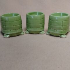 陶器製 エッグスタンド(亀)3個セットの画像