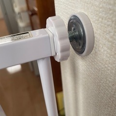 箱付きKATOJI ベビー安全ゲートの画像