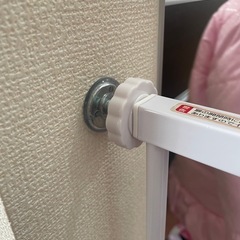 箱付きKATOJI ベビー安全ゲートの画像