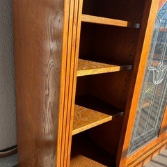 食器棚　アンティーク　ステンドグラスのスライドドアの画像