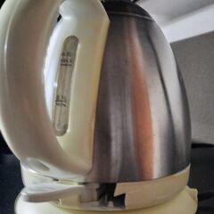 ステンレス電気ケトル　の画像