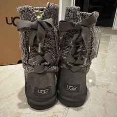 UGG ショートブーツ　23.5cmの画像