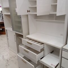 リユースのサカイ栃木店★ジモティ割あり★  食器棚 ホワイト W99.5×D42×H190 クリーニング済み TC11852の画像