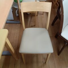 ★リユースのサカイつくば店★TK7569  4人用ダイニングテーブルセット　椅子４脚付 ナチュラル H70.5×D78×W135 クリーニング済みの画像