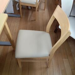 ★リユースのサカイつくば店★TK7569  4人用ダイニングテーブルセット　椅子４脚付 ナチュラル H70.5×D78×W135 クリーニング済みの画像