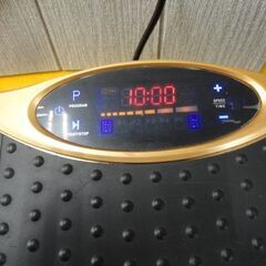 振動マシン 足腰鍛える君 PS-CFU001 ブルブルマシン リモコン・エクササイズバンド付き 筋トレ エクササイズ 西岡店の画像