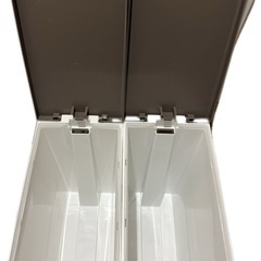 ペダル式ゴミ箱の画像