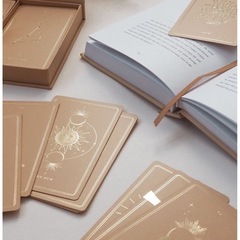 タロットカードに興味ある人いませんか?