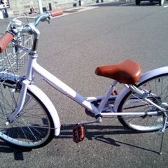 22インチ　パープル　女の子自転車　LEDライトの画像