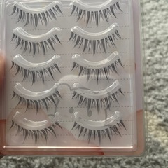 つけまつげの画像