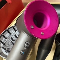 Dyson  ダイソン　ドライヤーの画像