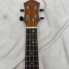🎵【✨‼️ソフトケース付き✨‼️】ウクレレ　lvis／エルビス✨簡易清掃済み・現状品‼️🎵の画像