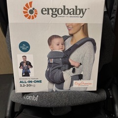 ほぼ未使用品!combiベビーカーとオムニ360のセット売りの画像