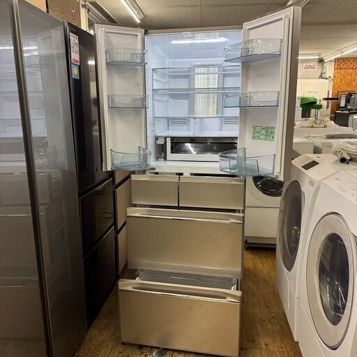 地域限定送料無料　美品【 HITACHI 】日立 567L 6ドア 大型冷凍冷蔵庫 ぴったりセレクト まるごとチルド 自動製氷機 特鮮