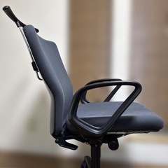 オカムラチェア　カロッツエの画像