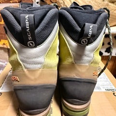 雪山山行時に使う登山靴24.5の画像