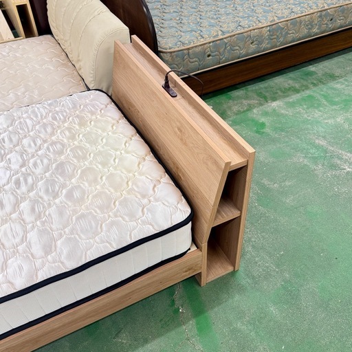 A1836?配送♻️組み立て?‼️シングルベッドトレス付きコンセントあり?