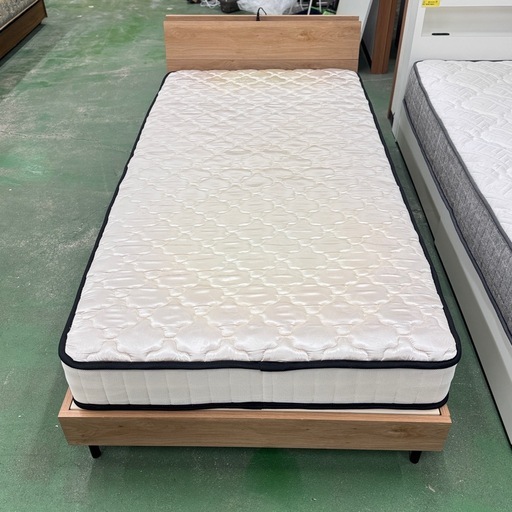 A1836?配送♻️組み立て?‼️シングルベッドトレス付きコンセントあり?
