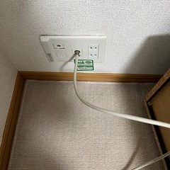 パナソニックVIERA 32型とテレビ台の画像