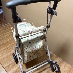 高齢者用押し車の画像