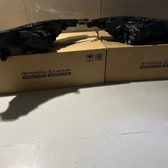 ハリアー　ヘッドライト 2個セットの画像