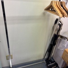 ハンガーラックの画像