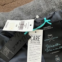 新品　XSサイズ GAP ダウンジャケット グレーの画像