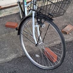 【リサイクルショップどりーむ天保山店】NO.568　自転車　２７インチ　ライト付き　後輪少し歪み有り・問題無し！の画像