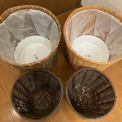 【値下げ😅】おしゃれな鉢カバー　４個セットの画像